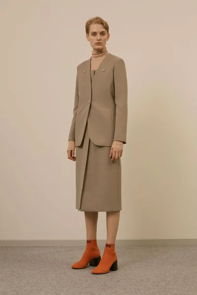 Look 10